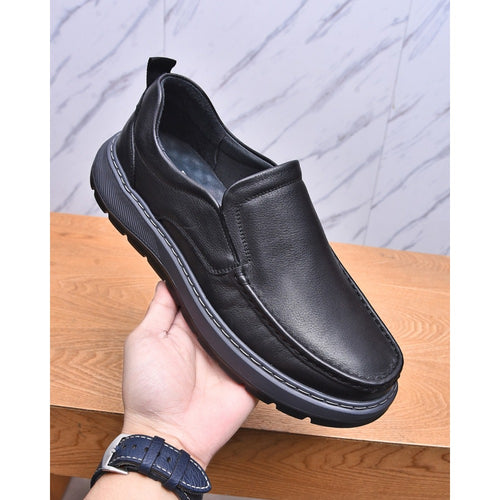 2025 New Men's Leather oes Briti Faion High-End Handmade Thi Bot o Absorption Lightweight Casual oes